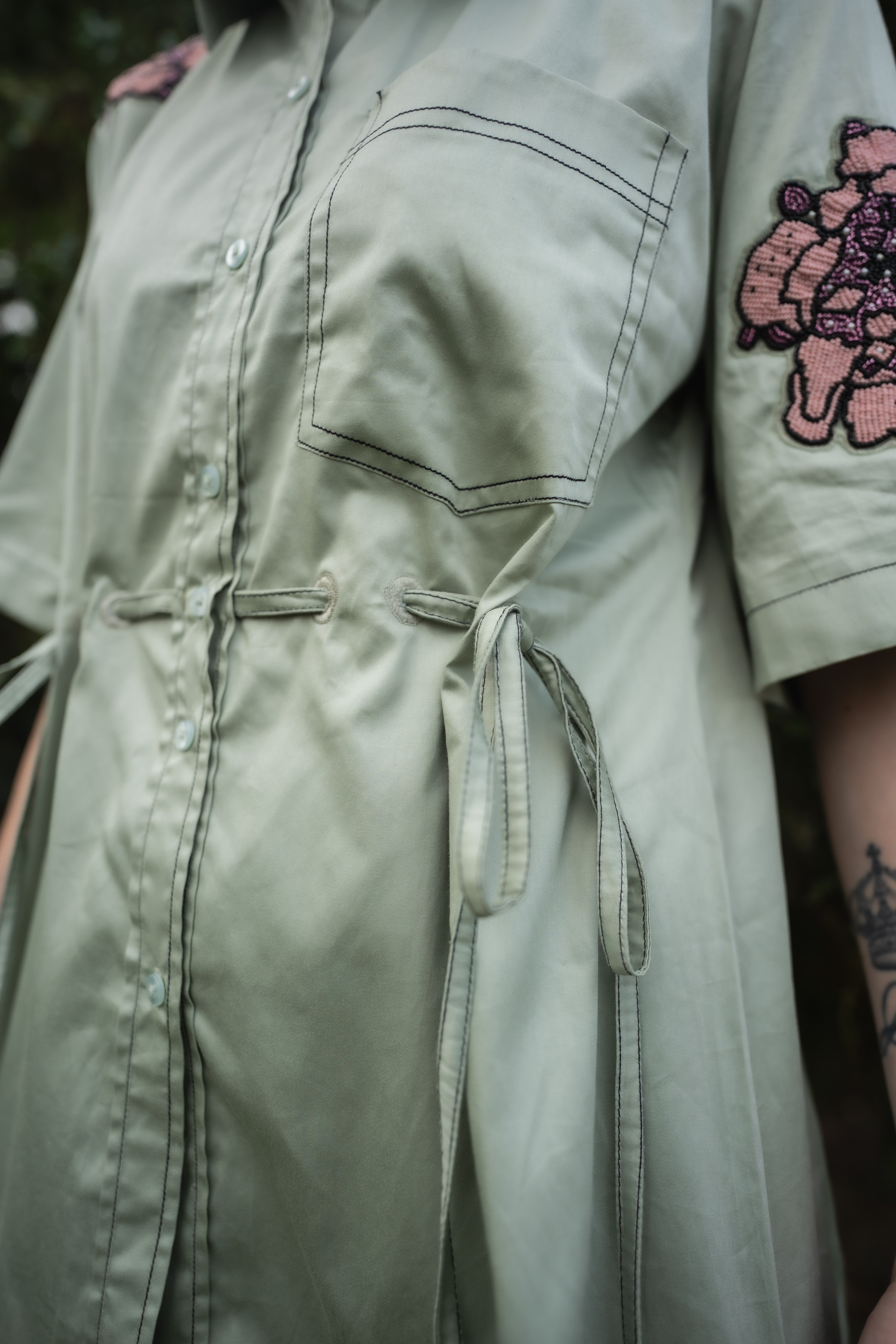 Artisan Embroidery glaze shirt